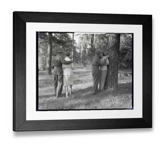 Framed Print : British Soldiers Fraternize W / Germans Framed Print : British Soldiers Fraternize W / Germans