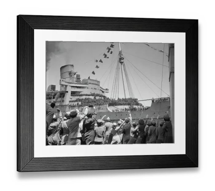 Framed Print : Returning Soldiers Receiving Huge Welcome Framed Print : Returning Soldiers Receiving Huge Welcome