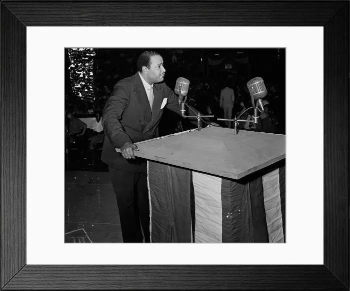 Framed Print : Ben J. Davis Speaks To Crowd In Mnad Squ Framed Print : Ben J. Davis Speaks To Crowd In Mnad Squ