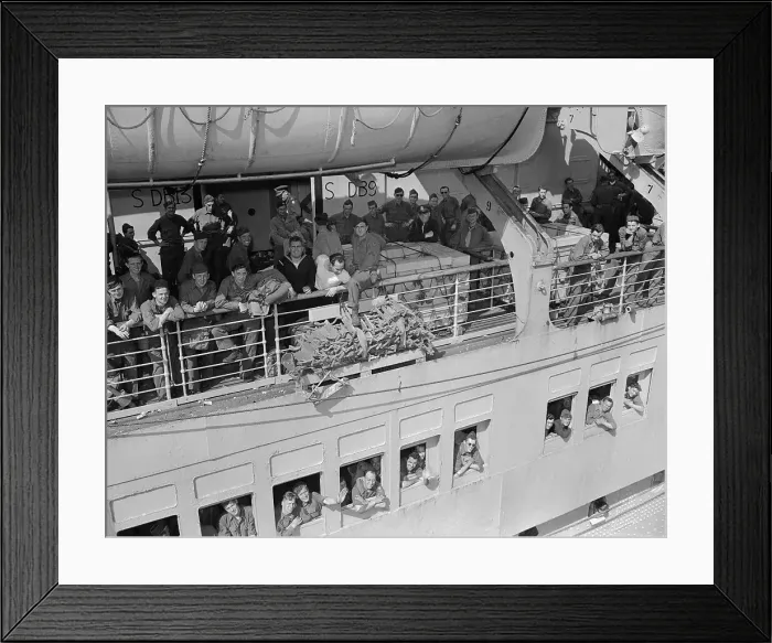 Framed Print : Queen Mary Carrying Troops Home Framed Print : Queen Mary Carrying Troops Home