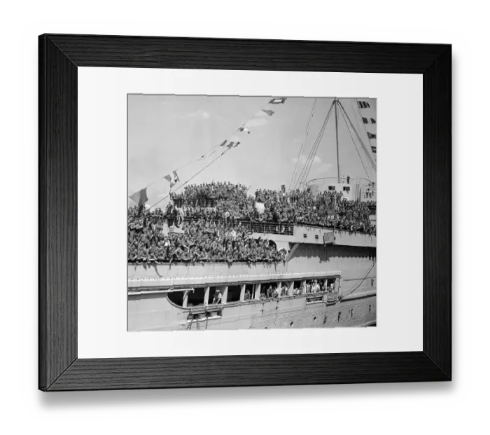 Framed Print : Queen Mary Carrying Troops Home Framed Print : Queen Mary Carrying Troops Home