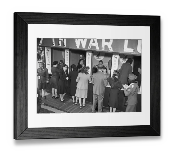 Framed Print : Americans Buying War Bonds at Statue of Liberty Framed Print : Americans Buying War Bonds at Statue of Liberty