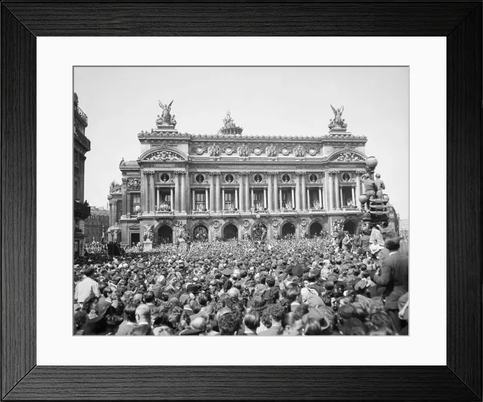 Framed Print : Crowds Celebrate V-E Day in Paris Framed Print : Crowds Celebrate V-E Day in Paris