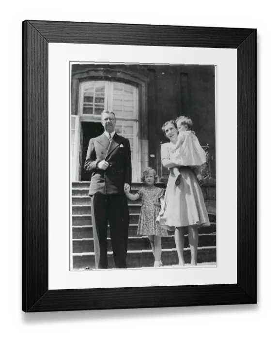 Framed Print : Swedish and Danish Royal Relatives in 1945 Framed Print : Swedish and Danish Royal Relatives in 1945