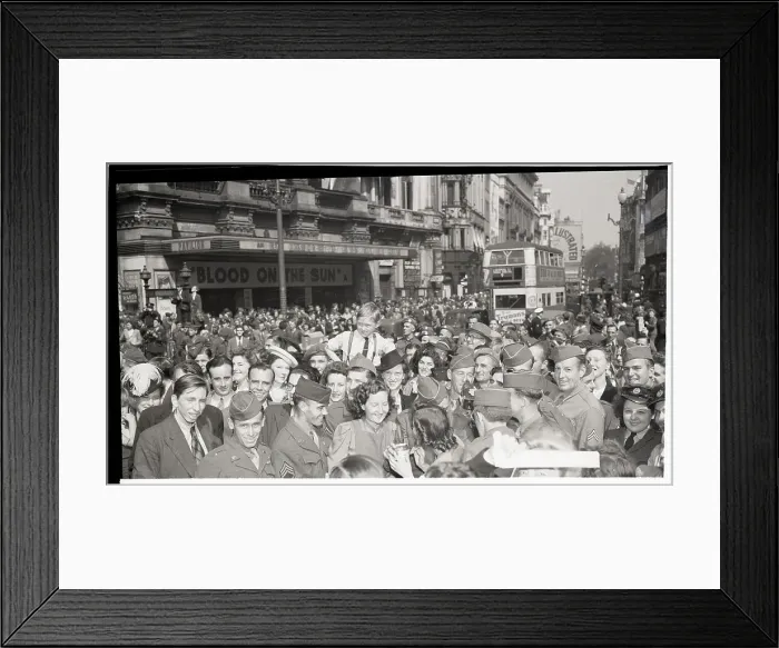 Framed Print : VE-Day In London Framed Print : VE-Day In London
