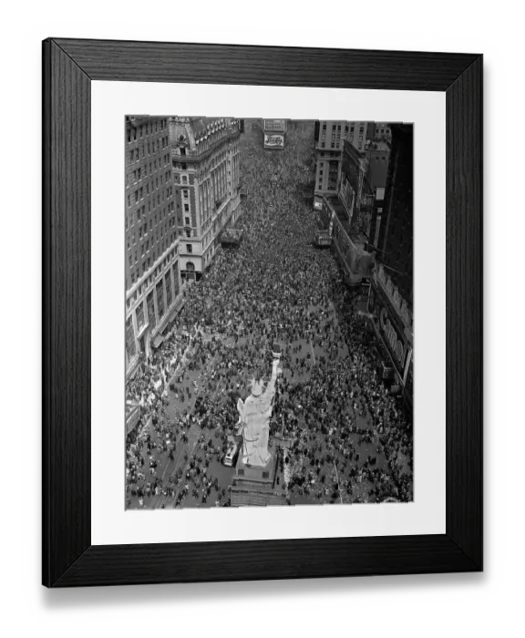 Framed Print : Massive Veterans Celebration Crowd in New York City Framed Print : Massive Veterans Celebration Crowd in New York City