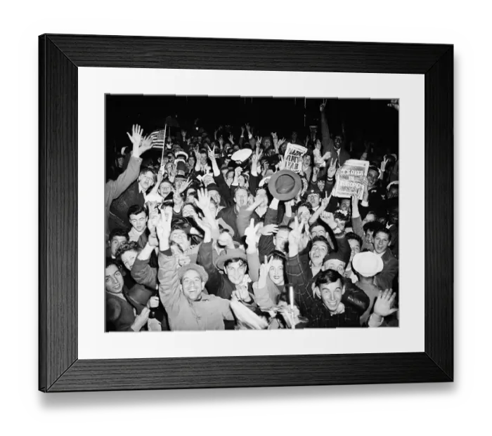 Framed Print : New York Celebrates VE Day Framed Print : New York Celebrates VE Day