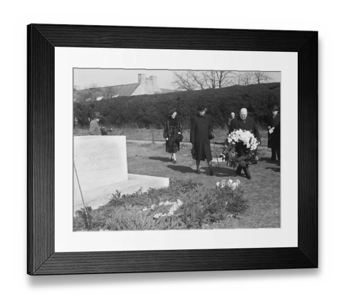 Framed Print : Mr. and Mrs. Winston Churchill Along with Eleanor Roosevelt at FDR Gravesite Framed Print : Mr. and Mrs. Winston Churchill Along with Eleanor Roosevelt at FDR Gravesite