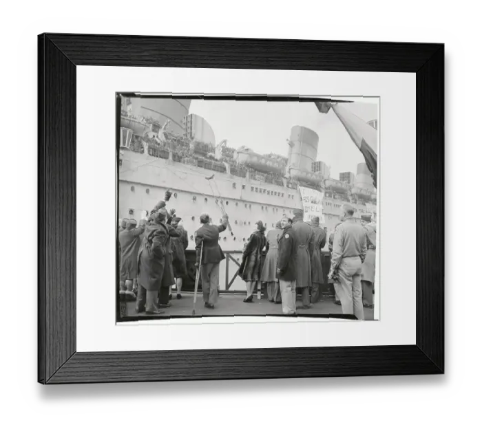 Framed Print : Return of 82nd Airborne Division Framed Print : Return of 82nd Airborne Division