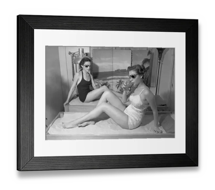 Framed Print : Treatments in the Fifth Avenue salon of Helena Rubinstein Framed Print : Treatments in the Fifth Avenue salon of Helena Rubinstein