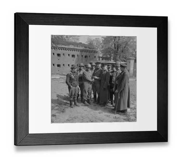 Framed Print : U. S. Troops with Russians Allies at the Elbe River Framed Print : U. S. Troops with Russians Allies at the Elbe River