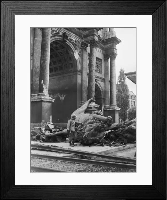 Framed Print : Bronze Lions Lying In a Heap.Munich 1945