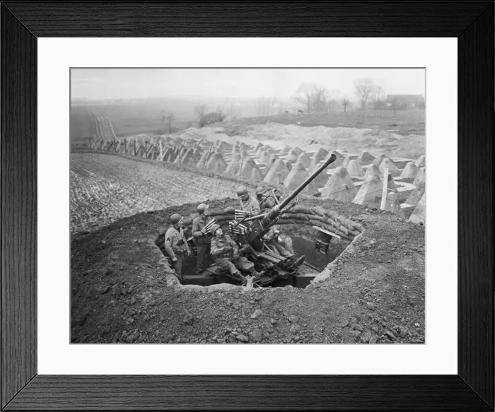 Framed Print : American Soldiers Gazing for Enemy Airplanes Framed Print : American Soldiers Gazing for Enemy Airplanes