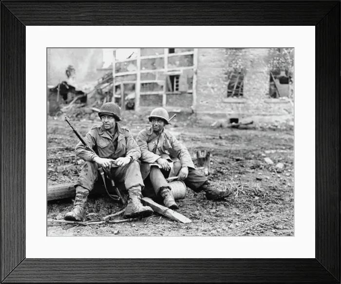 Framed Print : Pvt Heath and Pvt Siegman Seated Framed Print : Pvt Heath and Pvt Siegman Seated