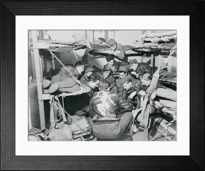 Framed Print : Soldiers on Queen Mary Framed Print : Soldiers on Queen Mary