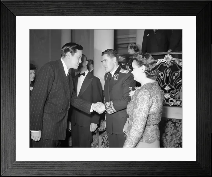 Framed Print : Orson Welles with Andrei A. Gromyko Framed Print : Orson Welles with Andrei A. Gromyko