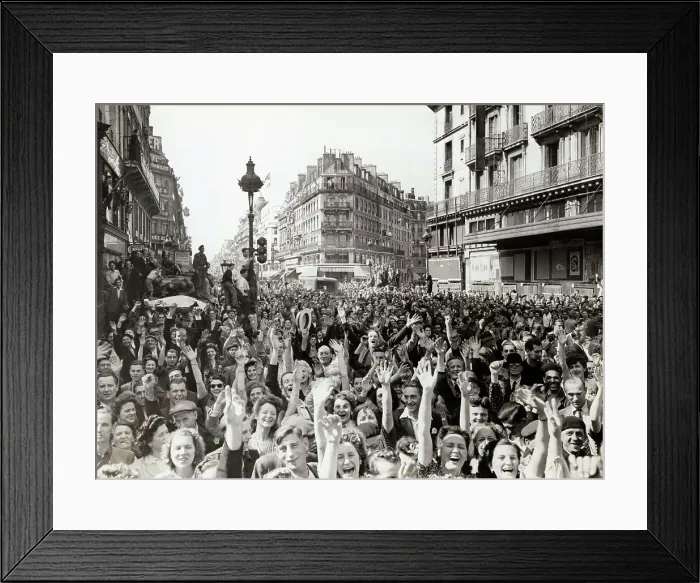 Framed Print : Crowds Cheering Arriving Troops Framed Print : Crowds Cheering Arriving Troops