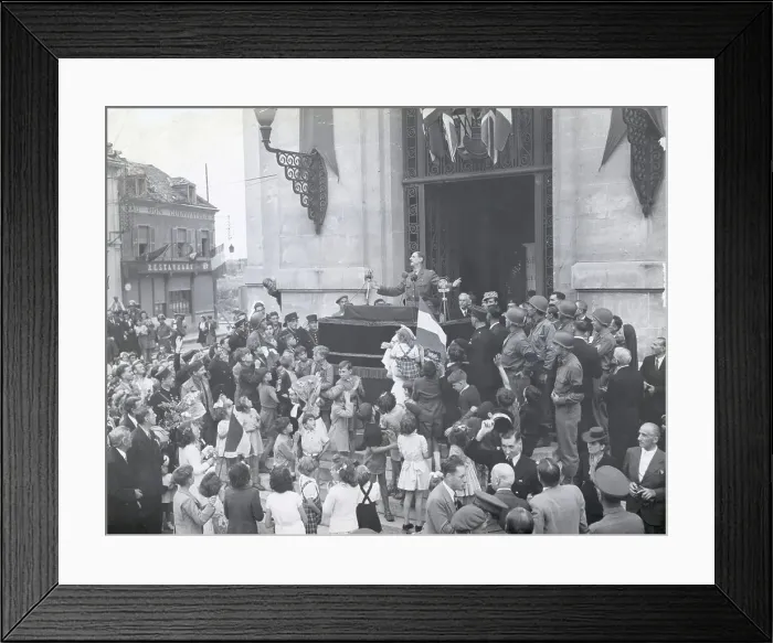 Framed Print : Charles de Gaulle at Podium Accepts Applause Framed Print : Charles de Gaulle at Podium Accepts Applause