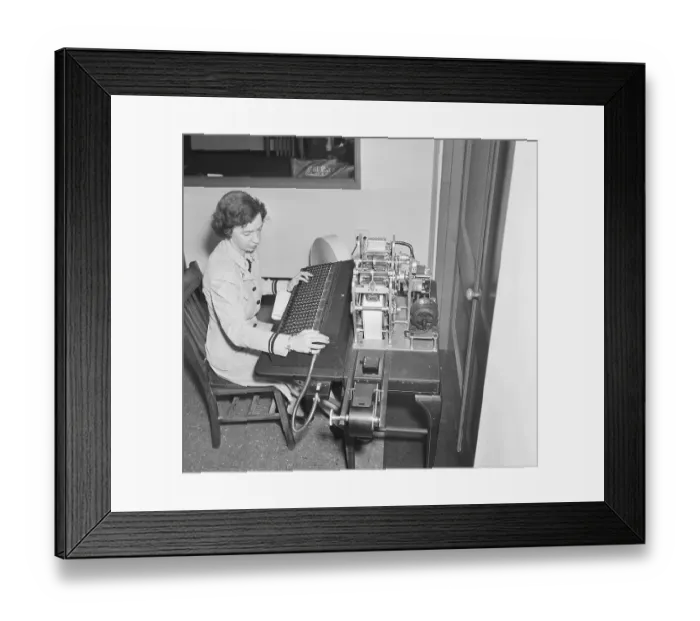Framed Print : Grace Hopper with Early Computer Framed Print : Grace Hopper with Early Computer