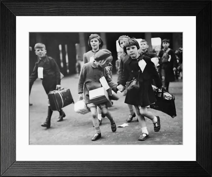 Framed Print : The evactuation of children Framed Print : The evactuation of children