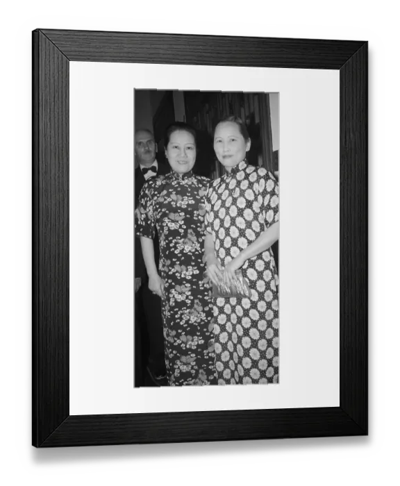 Framed Print : Two Soong Sisters, Sun Yat-Sen, H.H.Kung Framed Print : Two Soong Sisters, Sun Yat-Sen, H.H.Kung
