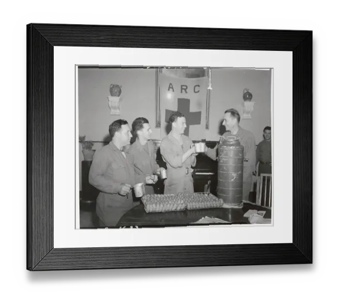 Framed Print : American Red Cross Feeding Soldiers