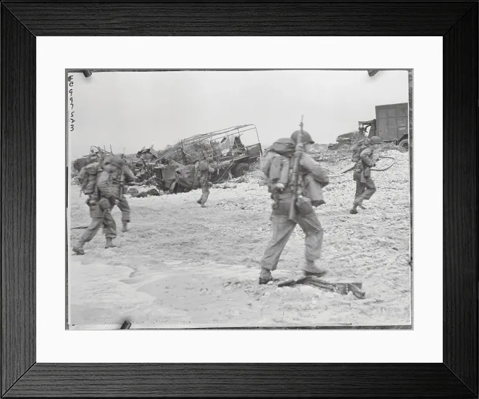Framed Print : American Troops Making Reinforcements Framed Print : American Troops Making Reinforcements
