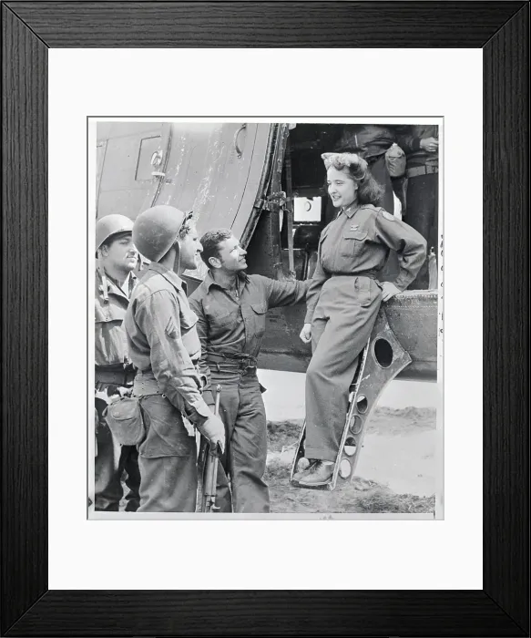 Framed Print : GI Joes Having Conversation with Female Soldier Framed Print : GI Joes Having Conversation with Female Soldier