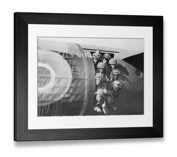 Framed Print : Thumbs Up From British Paratroopers Framed Print : Thumbs Up From British Paratroopers