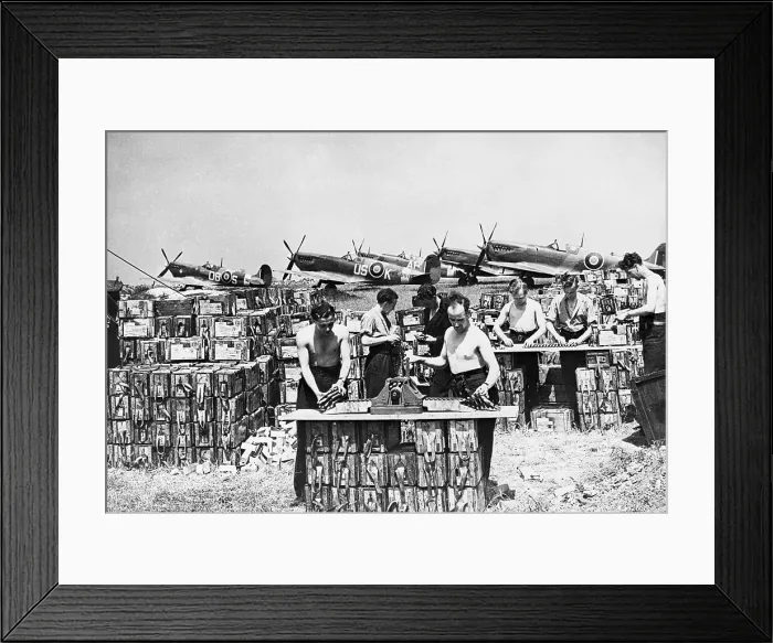 Framed Print : RAF Ground Crew Belting Cannon
