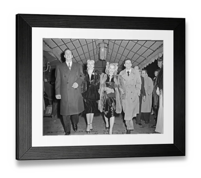 Framed Print : Motion Picture Awards, Sinatra, Dehaven