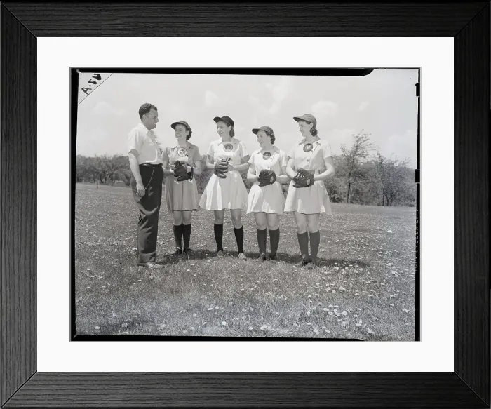 Framed Print : Man With Women'S Softball Team Members Framed Print : Man With Women'S Softball Team Members