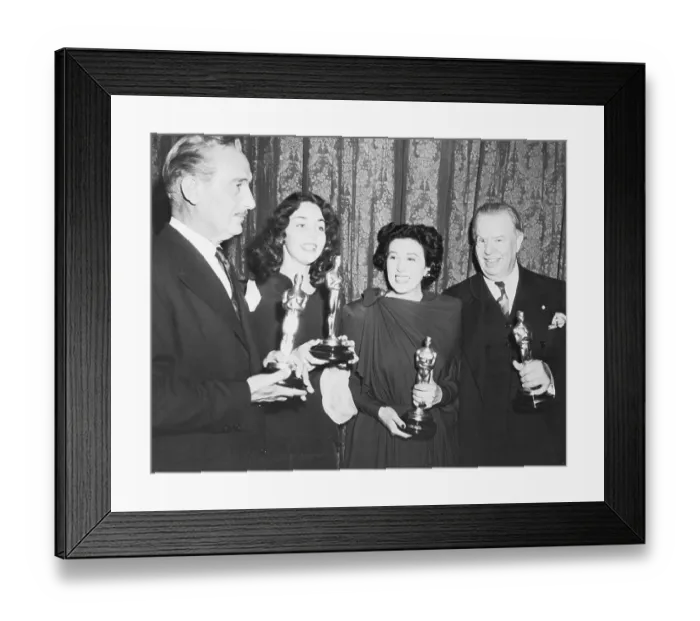 Framed Print : Academy Award Winners Holding Oscars Framed Print : Academy Award Winners Holding Oscars