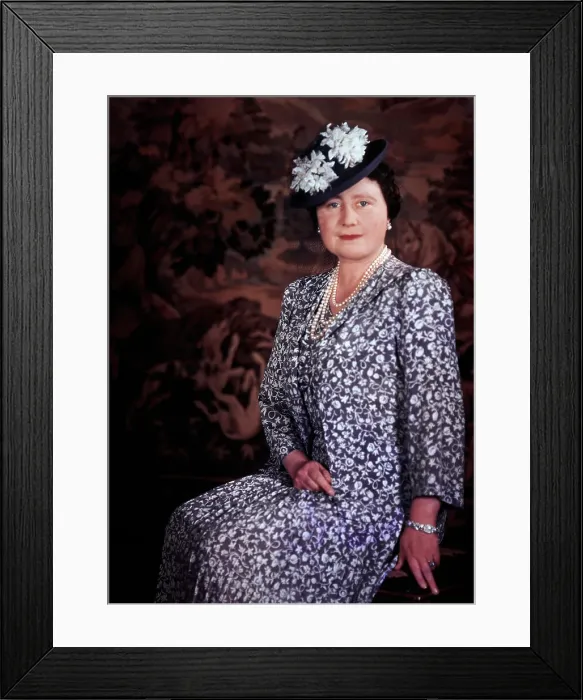 Framed Print : Queen Elizabeth Of England Framed Print : Queen Elizabeth Of England