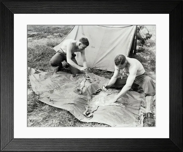 Framed Print : Soldiers Dusting Clothes with DDT