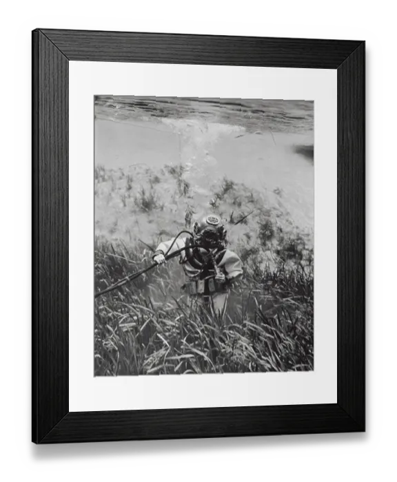 Framed Print : Navy Man in Diving Gear While Working Underwater Framed Print : Navy Man in Diving Gear While Working Underwater