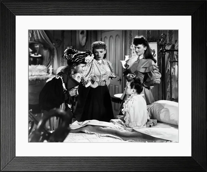 Framed Print : Judy Garland Starring in Meet me in St. Louis Framed Print : Judy Garland Starring in Meet me in St. Louis