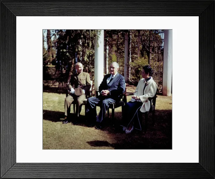 Framed Print : President Roosevelt Meets Chiang Kai-shek and Wife Framed Print : President Roosevelt Meets Chiang Kai-shek and Wife