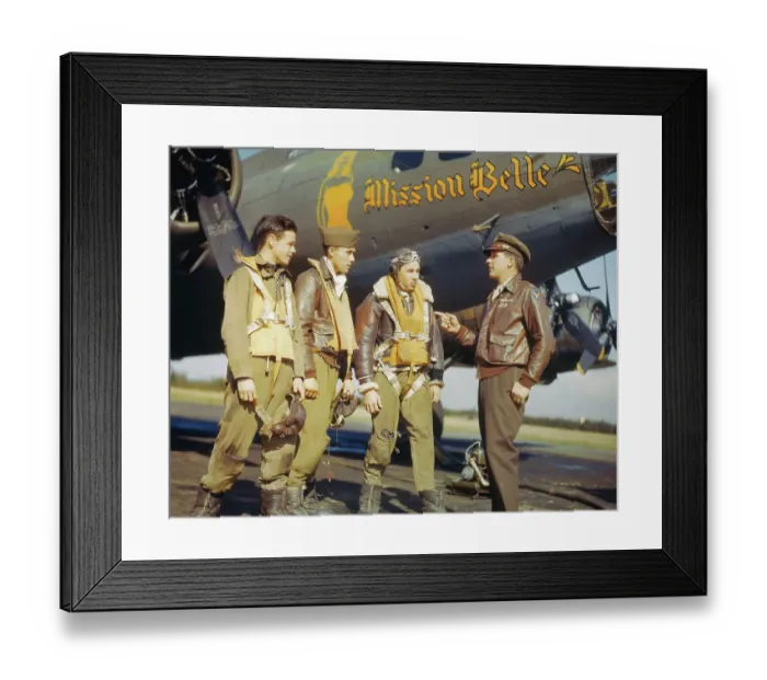 Framed Print : Chaplain Talking to Flying Fortress Crew