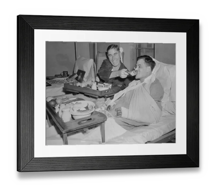 Framed Print : Heroes Recovering From Wounds Enjoy Thanksgiving Feast Framed Print : Heroes Recovering From Wounds Enjoy Thanksgiving Feast