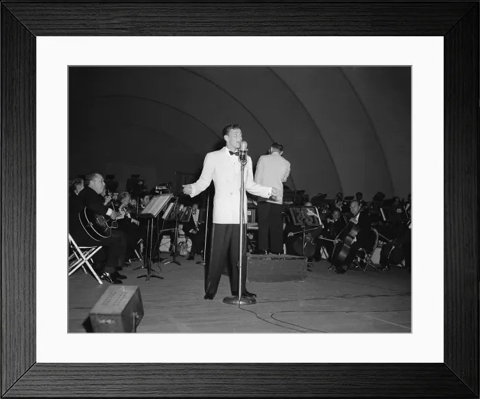 Framed Print : Frank Sinatra Crooning Framed Print : Frank Sinatra Crooning
