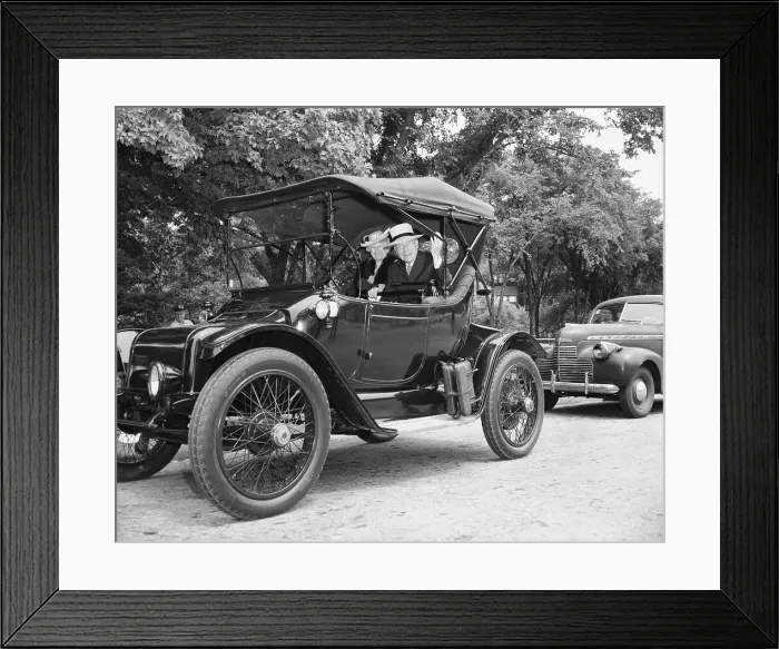 Framed Print : John D. Rockefeller and Wife Waving Framed Print : John D. Rockefeller and Wife Waving