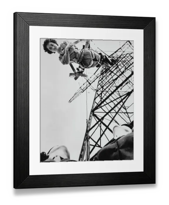 Framed Print : Chute Jump for Women Marines Framed Print : Chute Jump for Women Marines