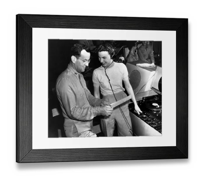 Framed Print : Marjorie Ochs and Glenn Miller Rehearsing I Sustain the Wings Framed Print : Marjorie Ochs and Glenn Miller Rehearsing I Sustain the Wings