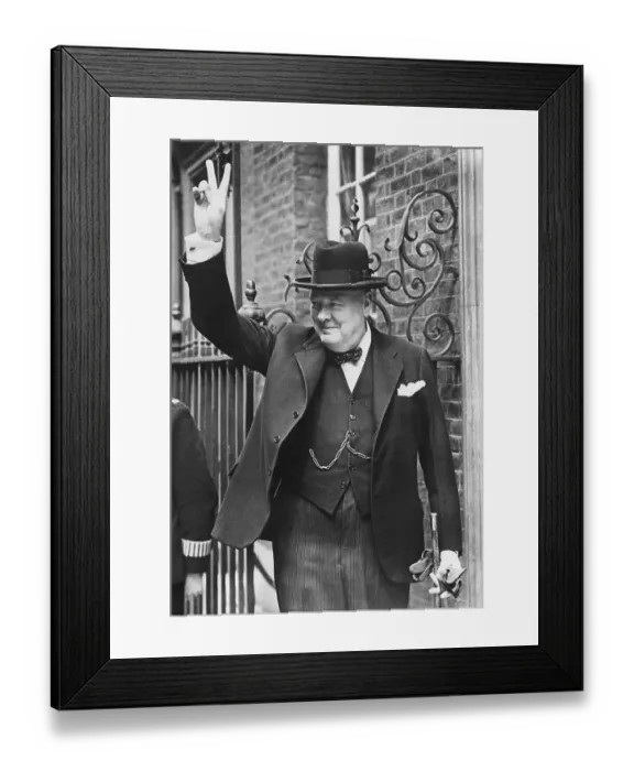 Framed Print : Churchill Making Victory Sign Framed Print : Churchill Making Victory Sign