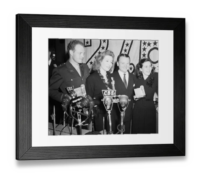 Framed Print : Academy Award Winners Speaking with Press Framed Print : Academy Award Winners Speaking with Press