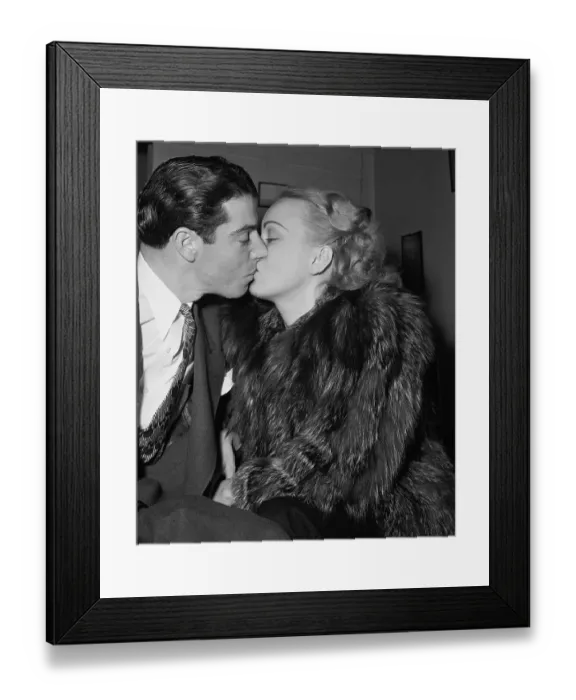 Framed Print : Joe DiMaggio Kissing Wife Framed Print : Joe DiMaggio Kissing Wife