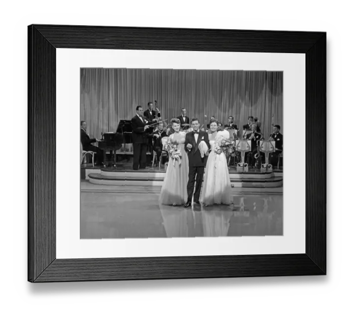 Framed Print : F.Sinatra, Women In Musical Number / Film Framed Print : F.Sinatra, Women In Musical Number / Film