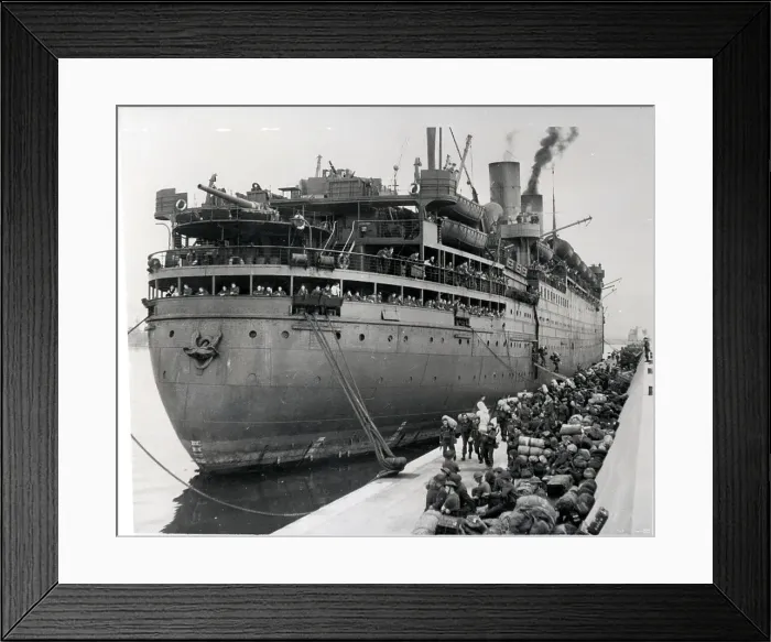 Framed Print : Troops Disembark In Algiers Framed Print : Troops Disembark In Algiers
