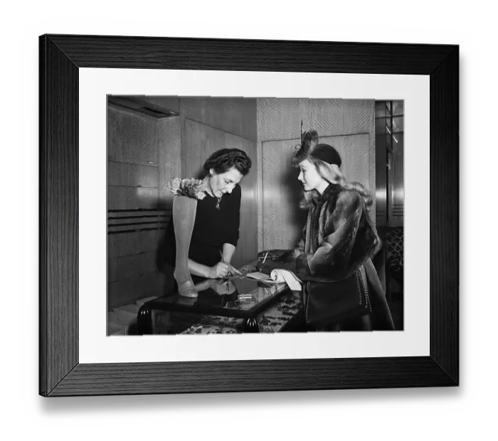 Framed Print : Veronica Lake Buying Stockings Framed Print : Veronica Lake Buying Stockings